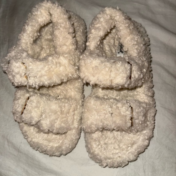 Qupid Shoes - Qupid | Sherpa lined sandals, size 8.5